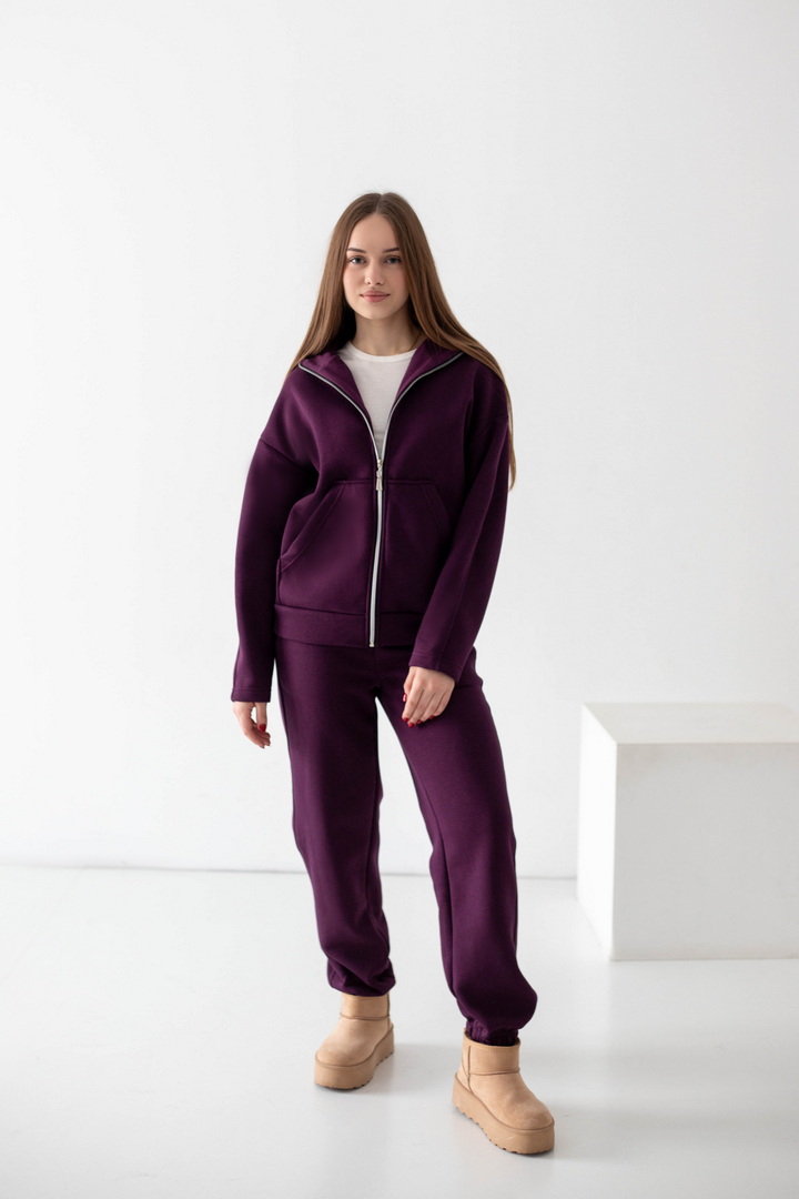 Костюм жіночий